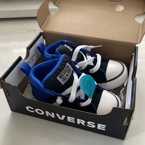 Toddler converse, never worn, size 7
